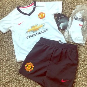 Youth Manchester United Outfit